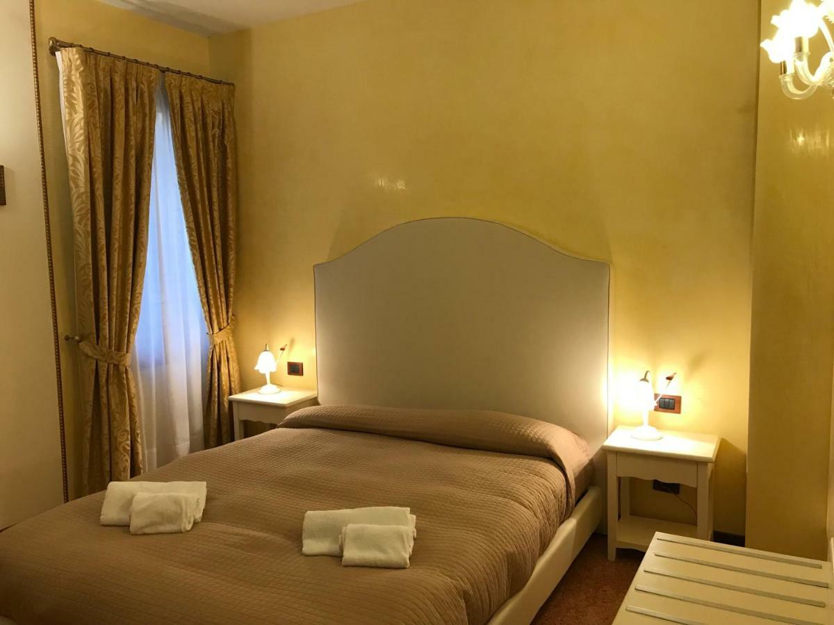 Classic Three Minutes From St Marc'S Square Apartment Venice Exterior photo